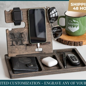 Personalized Men's Wood Phone Stand, Ideal for Gift for Him and Boyfriend