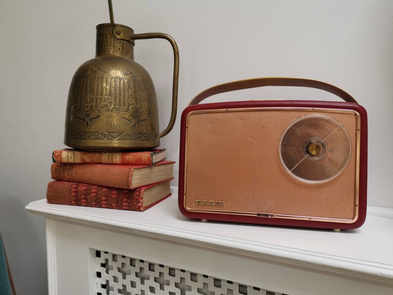 PERDIO Fanfare Model PR36 Vintage 2-band Transistor Radio