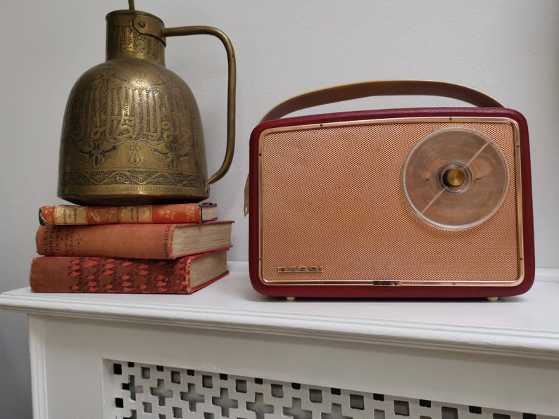 PERDIO Fanfare Model PR36 Vintage 2-band Transistor Radio