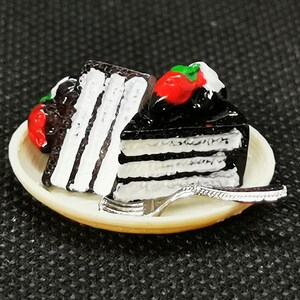 2 Kuchenstücke mit Gabel auf Teller - Miniatur ! - HANDGEFERTIGT - UNIKAT