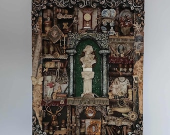 Caja de arte de ensamblaje: Gabinete de curiosidades gótico vintage sobre lienzo