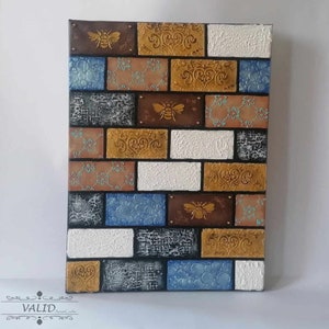 Decoración de pared con técnica mixta abstracta y texturizada, efecto ladrillos