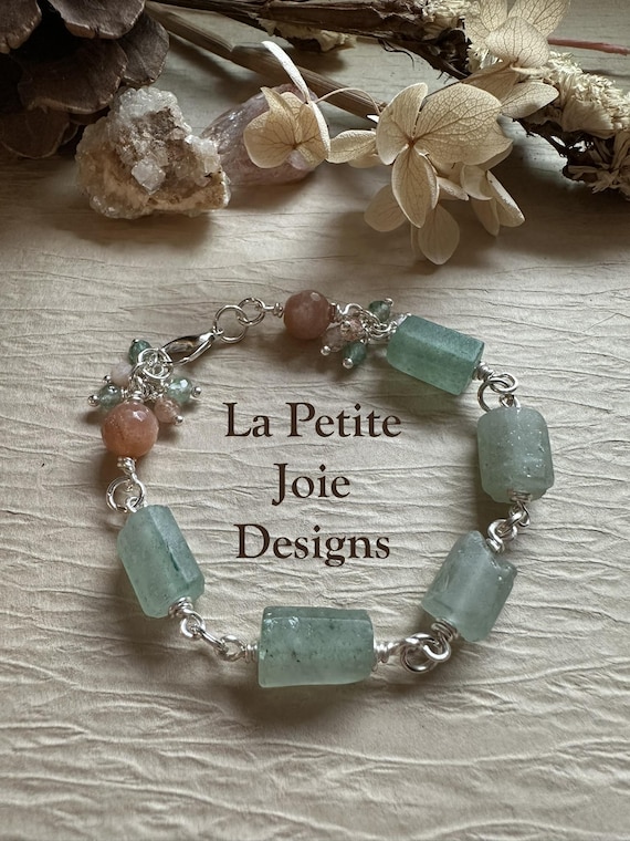 Green Strawberry Quartz Bracelet with Sunstone Accents – Matte Barrel Beads, Beachy Boho Gemstone Bracelet