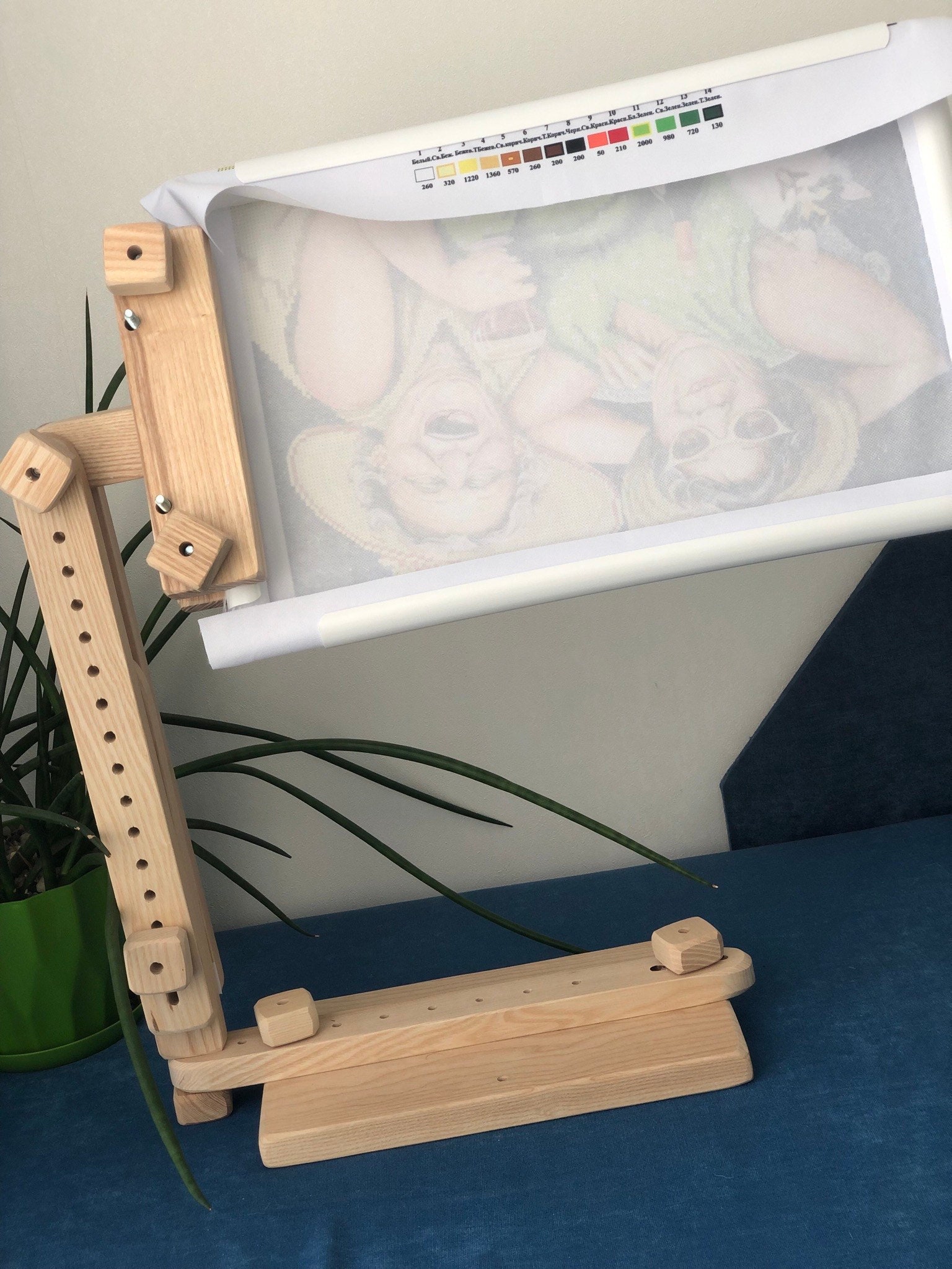 Wooden finger holder QSnaps for embroidery treads cross stitch beads