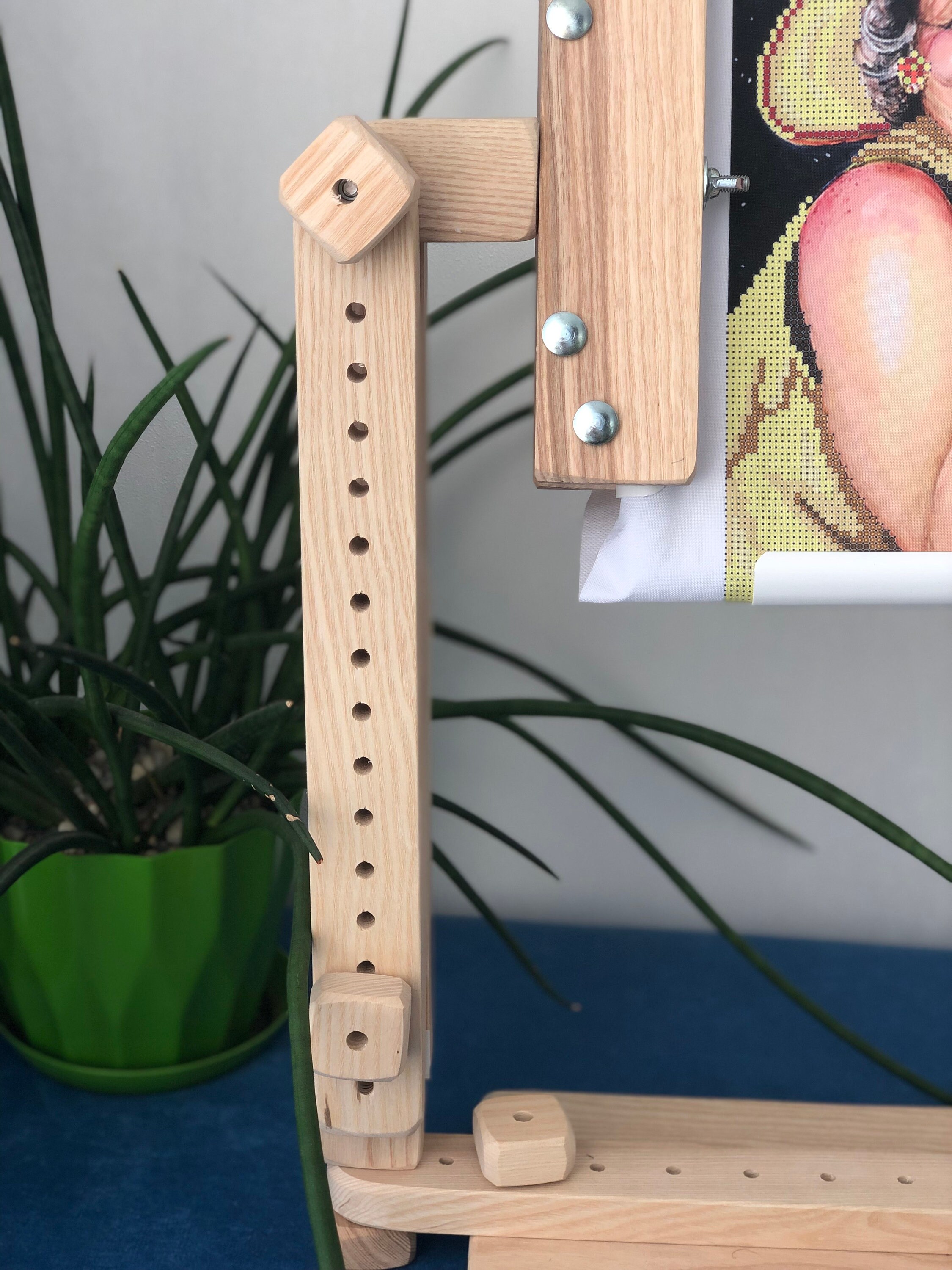 Wooden finger holder QSnaps for embroidery treads cross stitch beads