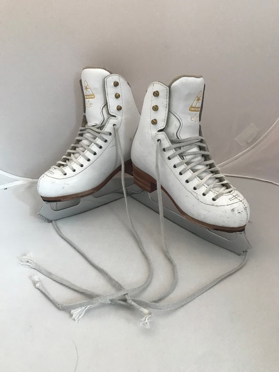 boys ice skates size 3