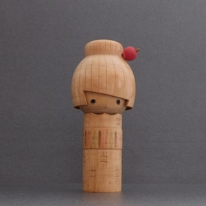 kokeshi japanese doll vintage creative 17 cms / 6.7 inches free fast and tracked shipping
