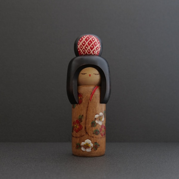 kokeshi japanese doll vintage creative by master Miyakawa Kunio 19 cms / 7.5 inches free fast and tracked shipping
