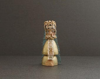 kokeshi japanese doll vintage creative Senshukai egyptian traditional costume 11 cms /  4.3 inches free fast and tracked shipping