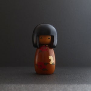 japanese kokeshi doll vintage creative by master Okamoto Usaburo 14 cms / 5.5 inches free fast and tracked shipping