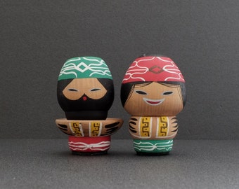 Ainu kokeshi doll vintage Ainu mini couple 9 cms / 3.5 inches free fast and tracked shipping