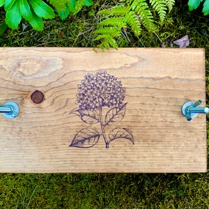 Small Flower Plant Press Kit, Rustic Botanical Solid Wood Press with Hydrangea Stamp