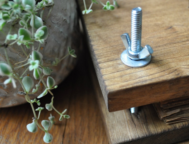 Flower Plant Press Kit, Rustic Botanical Solid Wood Press with Daisy Stamp