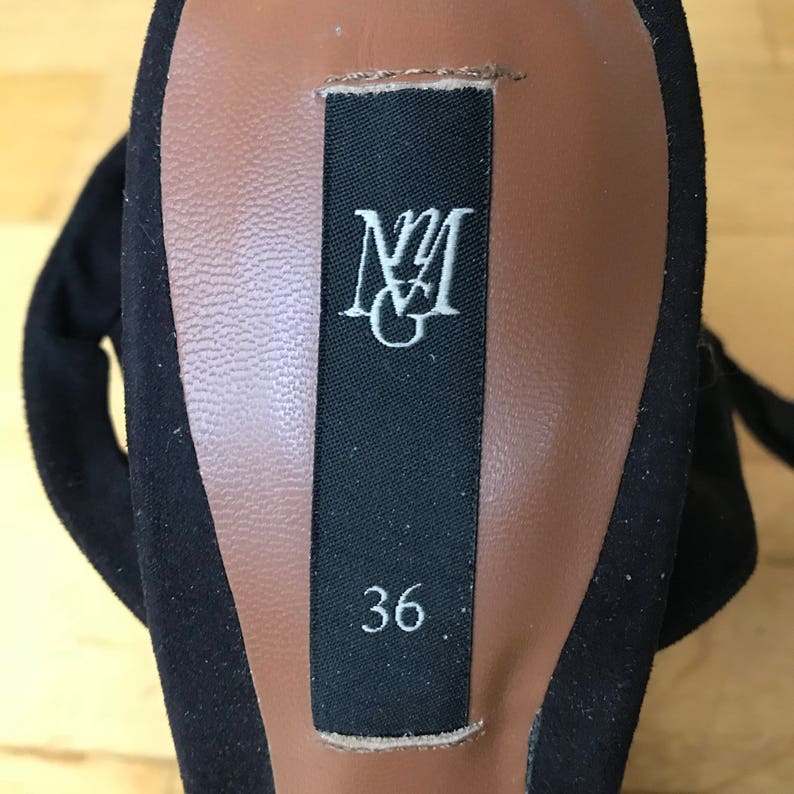 plateau ankle strap flat