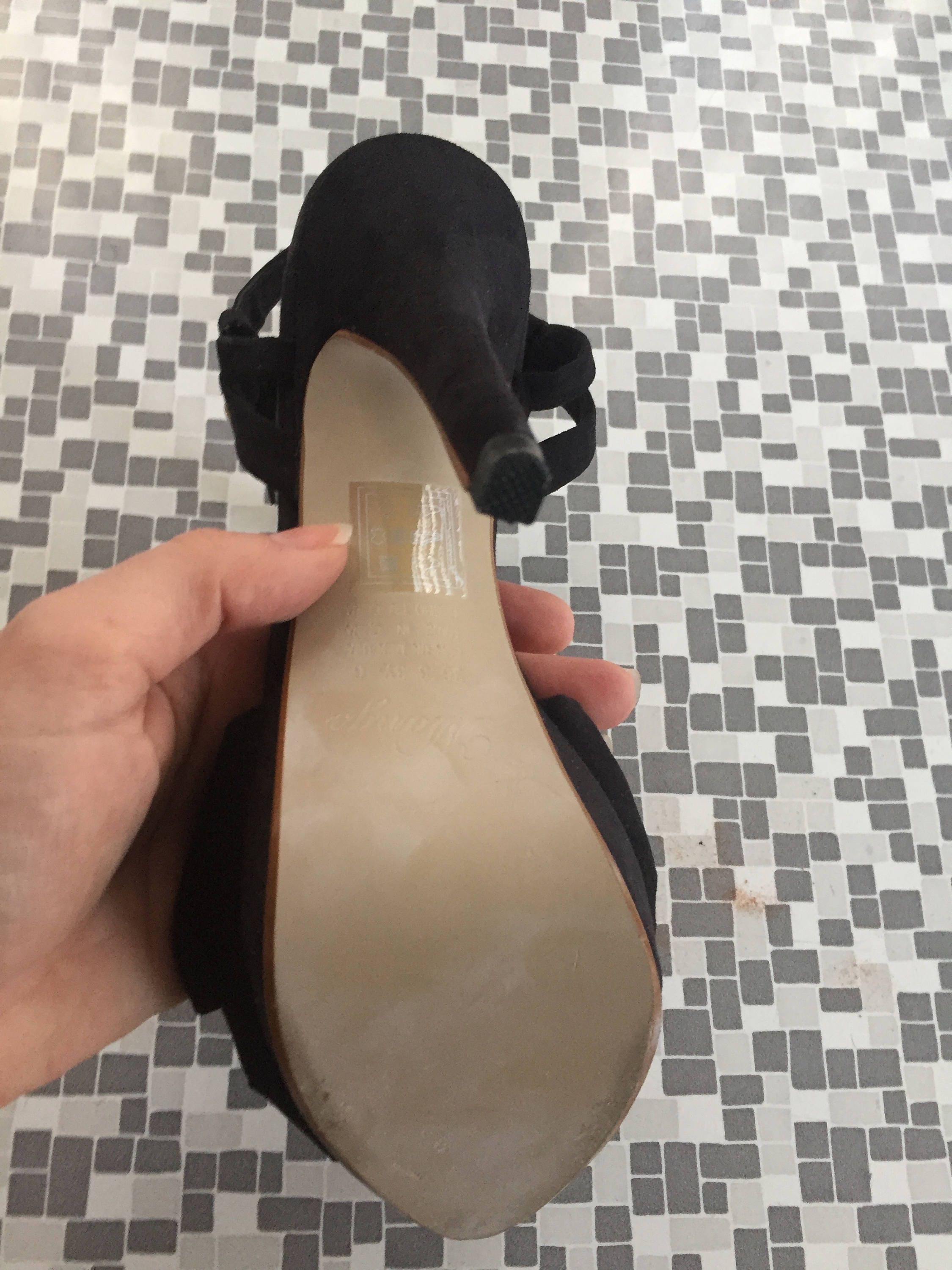 plateau ankle strap flat