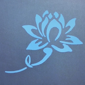 Delicate Lotus (met dank aan TattooTribes.com) Vinylsticker voor laptops, auto's, bekers, waterflessen enz.