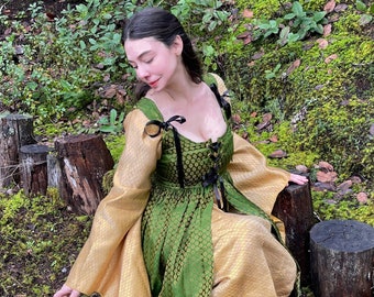 Erinnern Sie sich – „Die Veronna“ – 2-teiliges Fantasy-Cosplay-Kleid-Set für Damen aus der italienischen Renaissance in Oliv/Gold