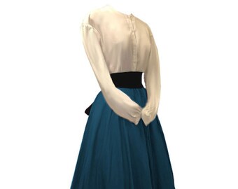 victorian dressing up