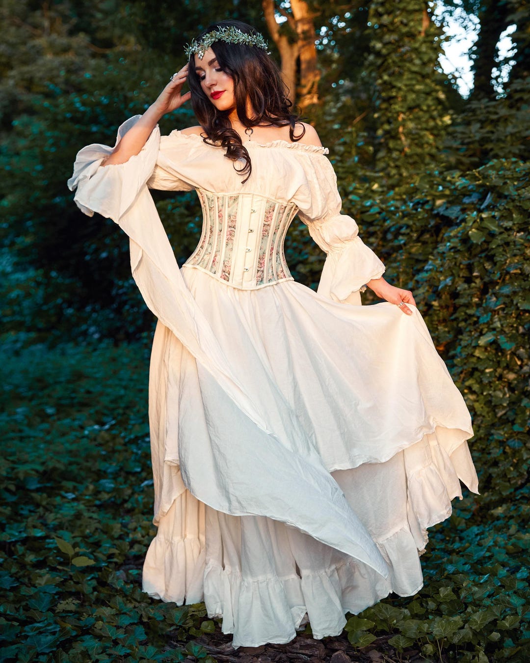 renaissance fair dress The Last Unicorn at the Faire  DRESSES AND CAPES Rigid boning offers support and a perfect fit purple renaissance dress SAMPLE SALE