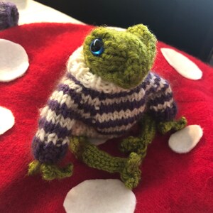 sweater only , for frog thank you dotpebbleknits purple/white stripe