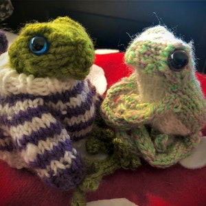 little knitted frog green, or blue-green, or olive or purple image 6