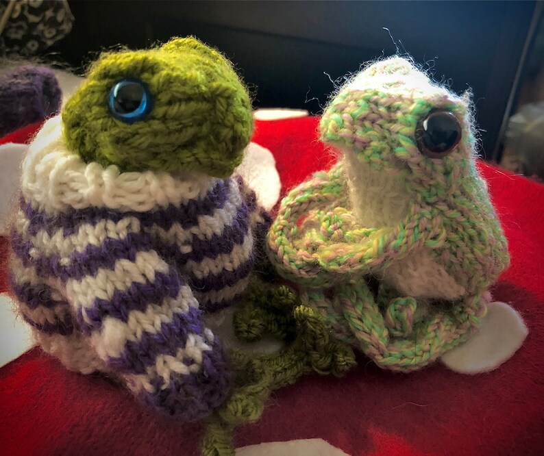 little knitted frog green, or blue-green, or olive or purple image 6