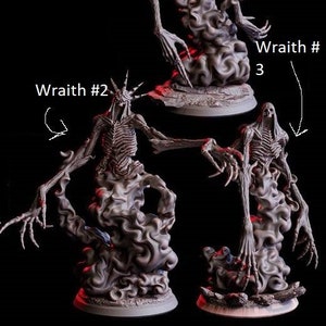 Op de afbeelding: Drie gedetailleerde, grijze skeletfiguren met vloeiende, rokerige bases. De figuren zijn in verschillende posities geplaatst, één figuur staat rechtop, één figuur leunt naar voren en één figuur leunt naar achteren. De figuren zijn gelabeld met "Wraith #1", "Wraith #2" en "Wraith #3".