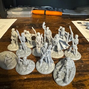 Resin Skeleton minis 28mm dungeons and dragons