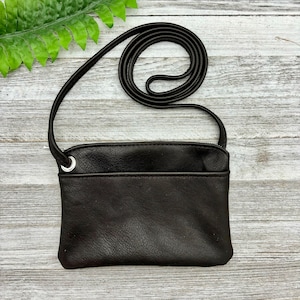 Bolso bandolera de piel suave de gran calidad, apto para teléfonos grandes, 8" x 5,5", bolso minimalista, fabricado en EE. UU.