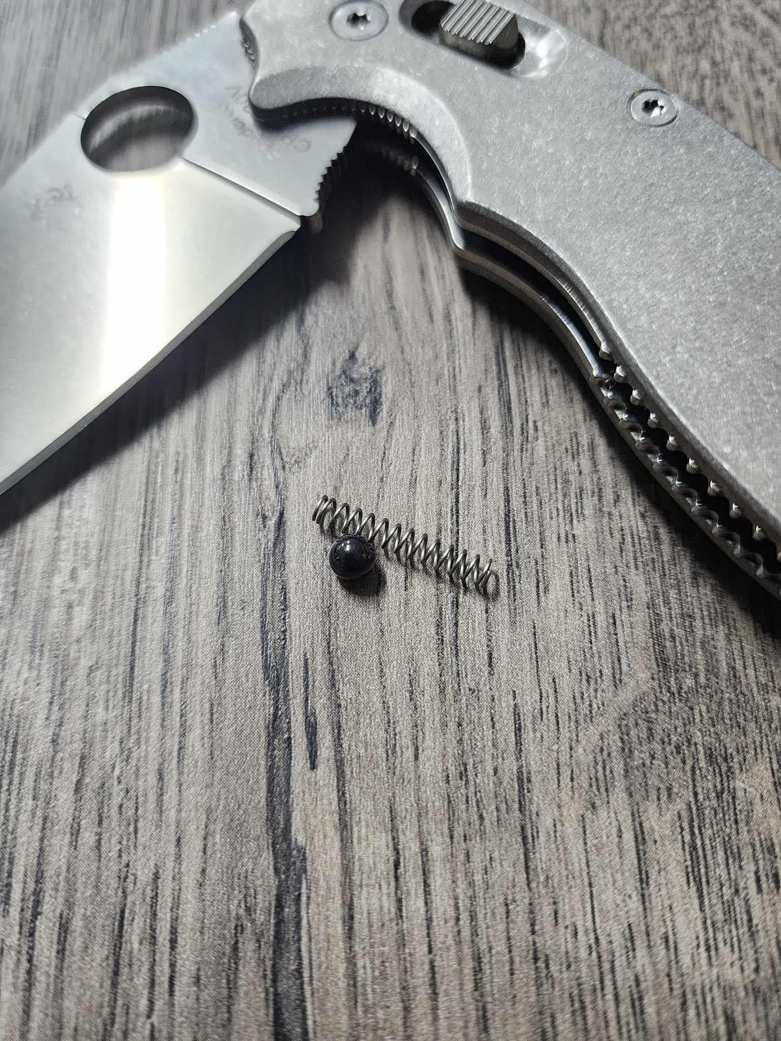 MANIMARIS キノコ Spyderco Manix Spring Kit - Ceramic Ball - Light Spring