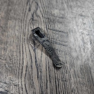 Microtech MSI Clip - Topographische Karte - Laser graviertes Titan - Tiefer Taschenmesser-Clip - Schmiede- oder Satin-Finish - HERGESTELLT in den USA