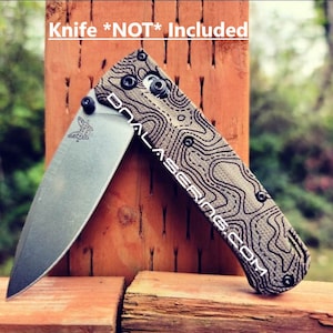 Topographische Karte - Benchmade Bugout Crossfade - Lasergravur - Grüne Canvas Micarta Messerschuppen - Flytanium Gear