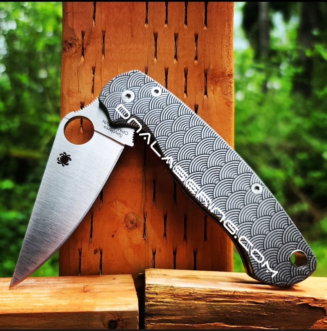 Seigaiha Pattern - Spyderco PM2 TI - Fiber Laser Deep Engraved