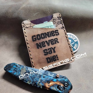 Mapa de Goonies - Grabado con láser - Cartera de cuero minimalista - Cosido a mano