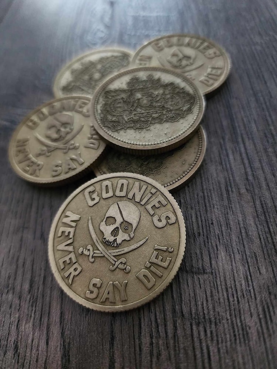 グーニーズ The Goonies Doubloon 金貨 コイン お宝 Goonies Doubloom - Large - Cannon Beach History Center & Museum
