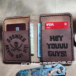 Mapa de Goonies – Grabado con láser – Cartera plegable de cuero – Cosido a mano