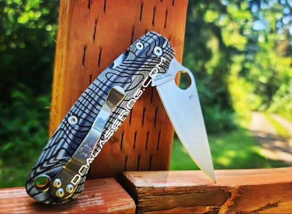 Topographic - Spyderco PM2 Lotus - Engraved Black Linen Micarta