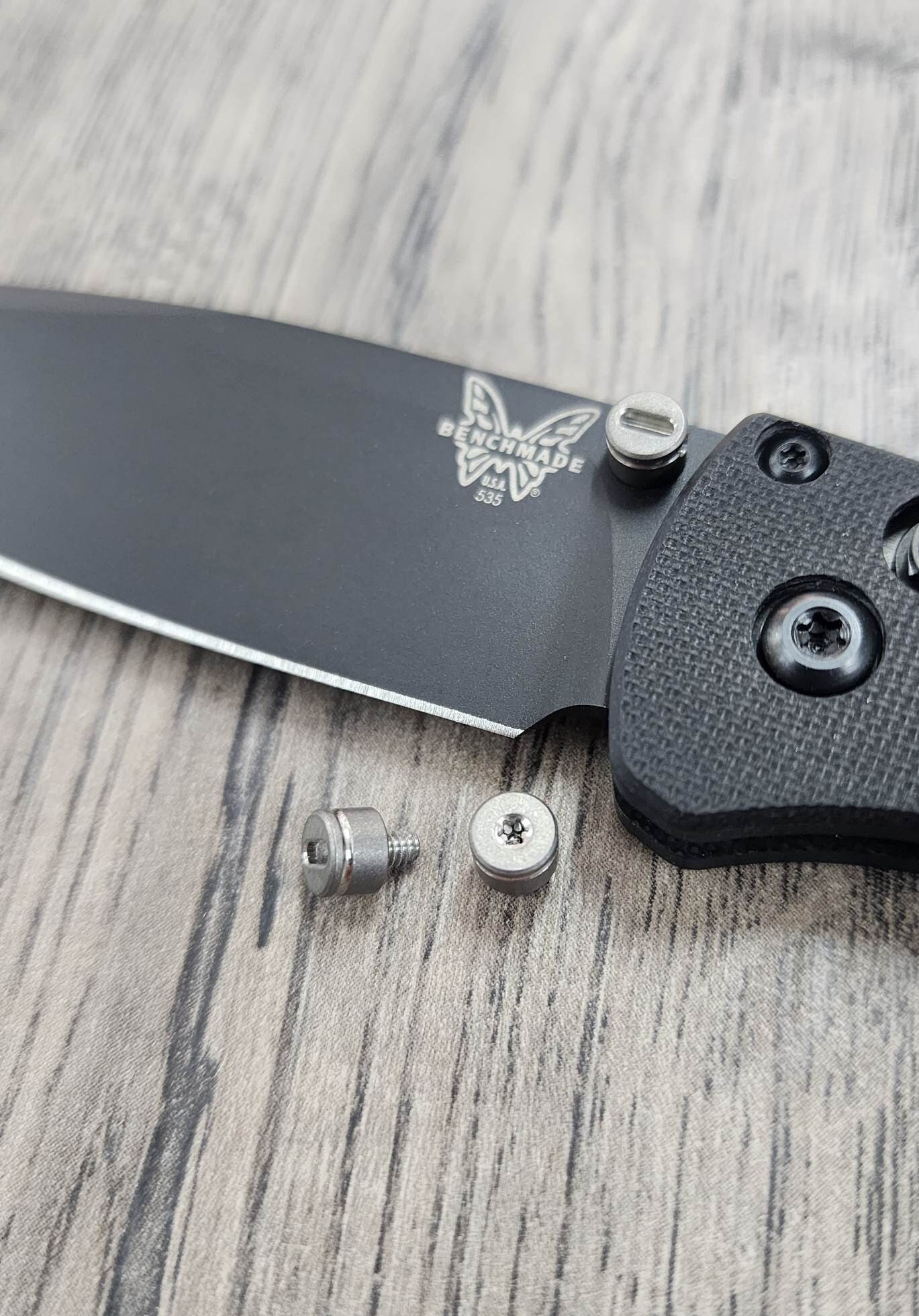 Slotted Titanium Thumbstud Kit for Benchmade Knives - Bugout - 940