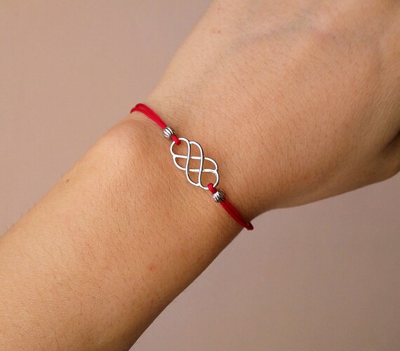 Thread knot bracelet deals