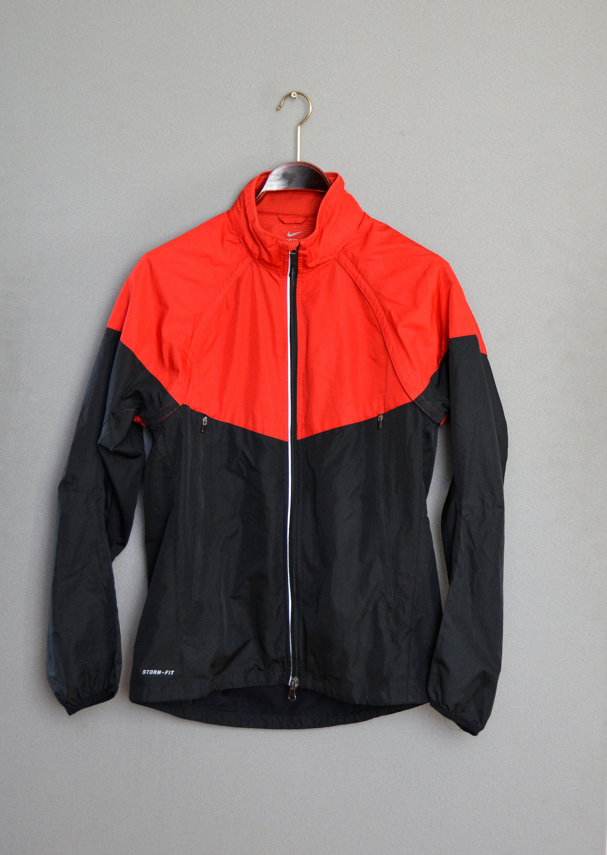 Red black nike windbreaker best sale