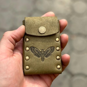 Brieftasche mit individueller Prägung, Leder-Kartenhalter mit Prägung, personalisierte kompakte Brieftasche, handgefertigte Brieftasche für Männer und Frauen