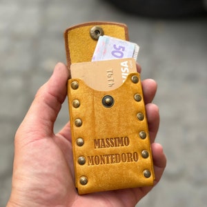 Brieftasche mit individueller Prägung, Leder-Kartenhalter mit Prägung, personalisierte kompakte Brieftasche, handgefertigte Brieftasche für Männer und Frauen