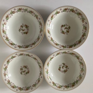 Set of 4 vintage Noritake Cordova soup bowls / 5215 berries  and leaves