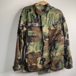 Authentic Vietnam Era US ARMY camo military issued combat jacket / coat / vintage 1960s camouflage jacket / American Apparel Inc.