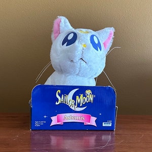 Rare 1997 Sailor Moon Artemis 8” Plush *Bent Whiskers / vintage 1990s Irwin Sailor Moon Toys