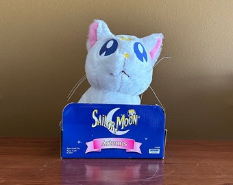 Rare 1997 Sailor Moon Artemis 8” Plush *Bent Whiskers / vintage 1990s Irwin Sailor Moon Toys