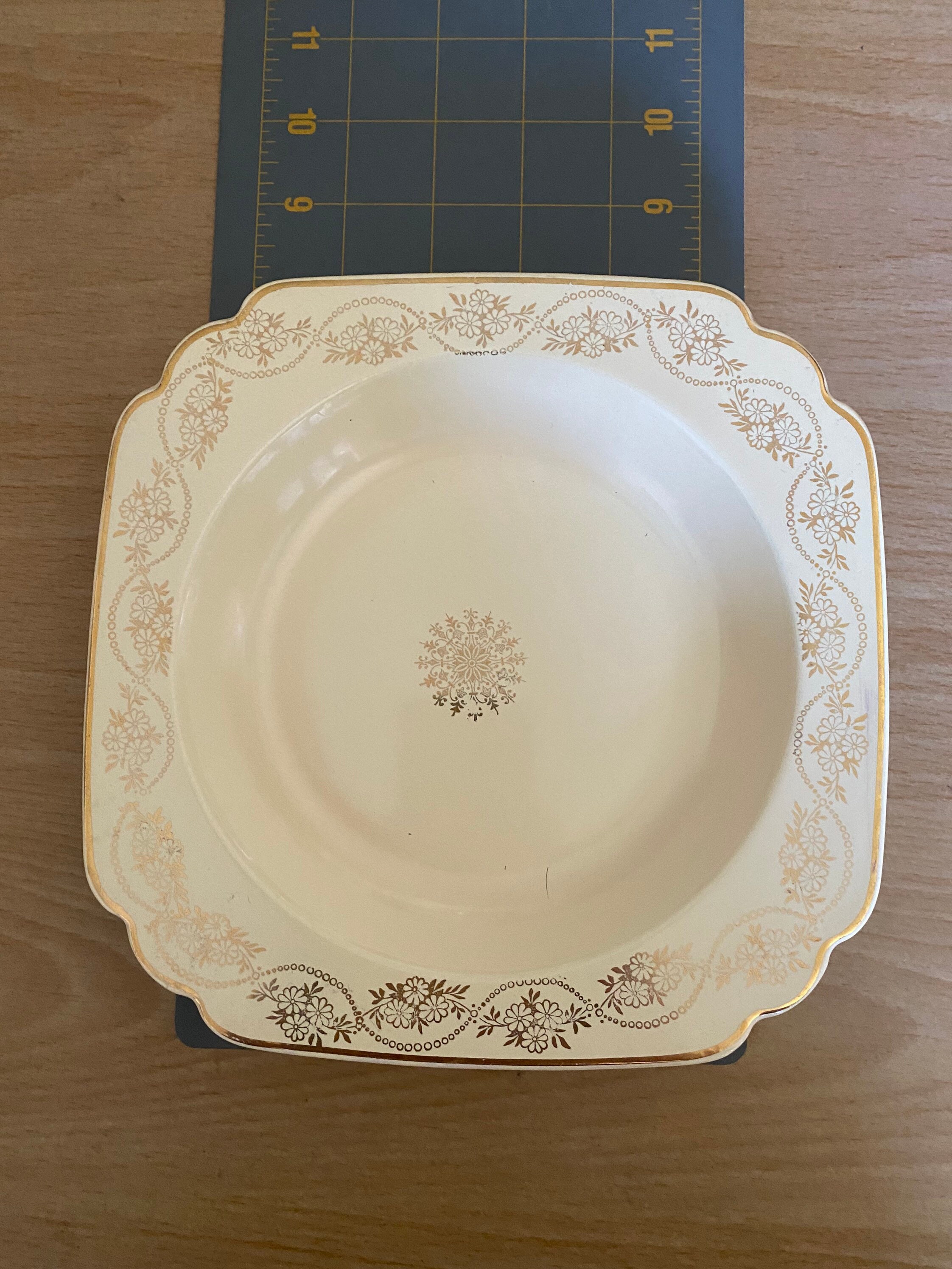 Gold Daisy Garland Scalloped Edge Salad Plates Etsy