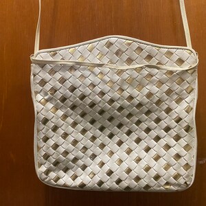 Vintage Meyers USA white and gold woven shoulder bag