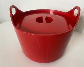 Timo Sarpaneva for Finland’s Rosenlew cookware red mid century cast iron Dutch oven / casserole pot