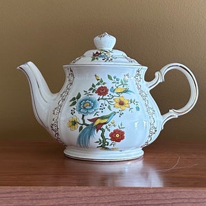 Vtg Rare Sadler Teapot / Colorful Bird and Flowers teapot / kitchen decor / vintage serve ware / English teapot